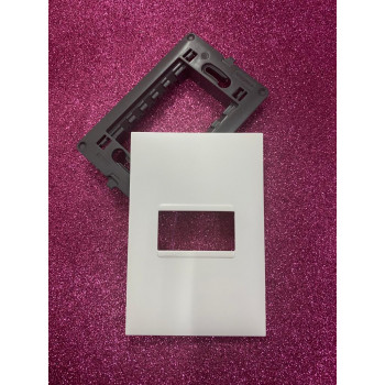 Placa P/1 Modulo Horizontal 4x2 - Pial Plus + Branco Placa P/1 Modulo Horizontal 4x2 - Pial Plus + Branco